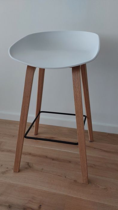 Banco alto em madeira faia 65cm