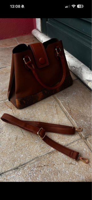 Mala camel elegante e espaçosa