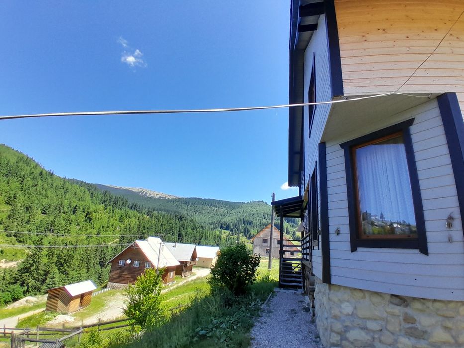 Відпочинок в Буковелі(Поляниця) садиба Щастя