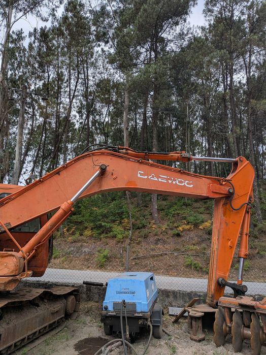 Giratória Daewoo 220