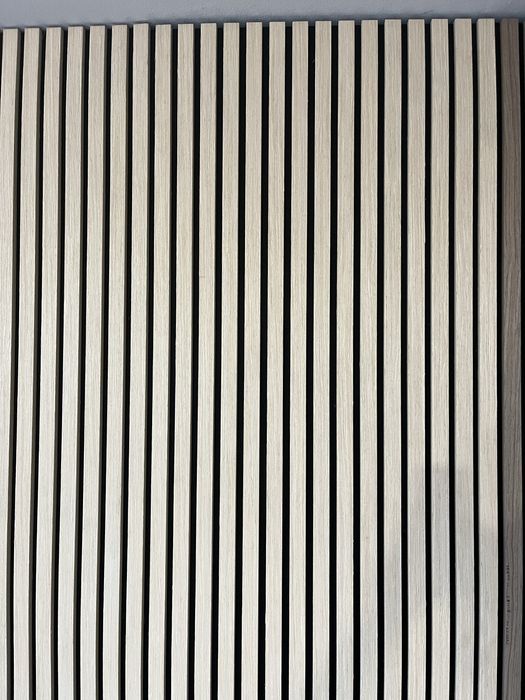 Painel ripado com isolamento acustico