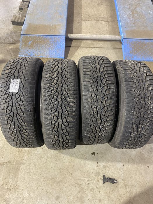 11. Opony zimowe nokian wr d4 215/60r16 komplet wysylam