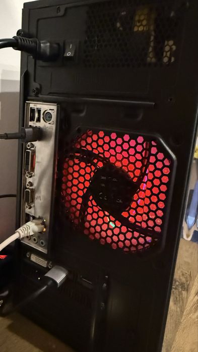 Komputer i5/8GB/256GB karta amd 4GB