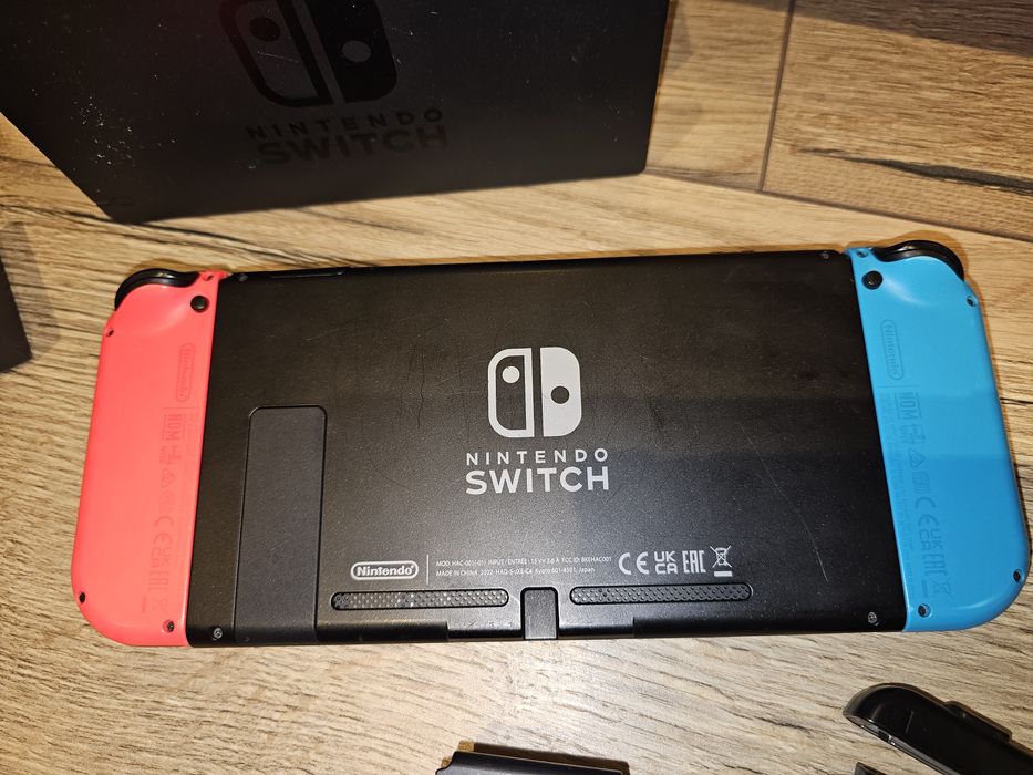 Konsola Nintendo Switch idealna z pokrowcem gratis
