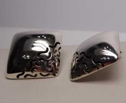 Srebrne pękate kolczyki romby wycinane ozdoby sztyfty