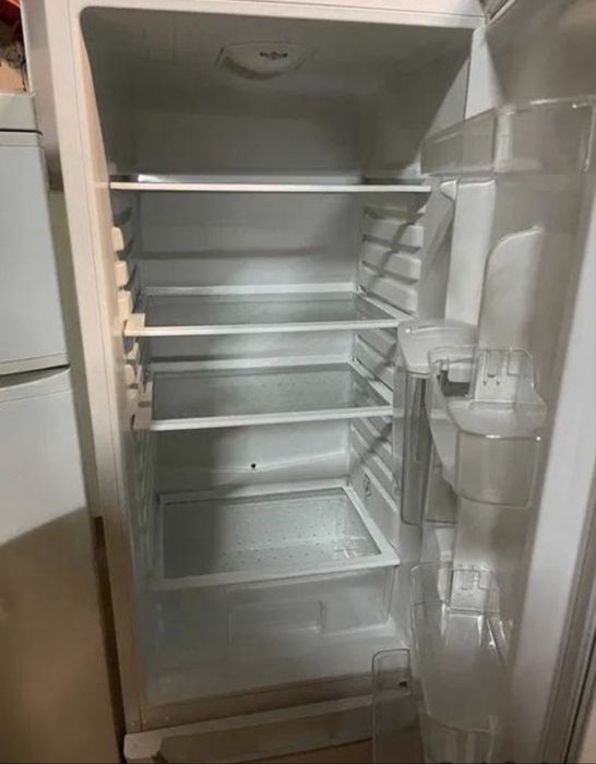 Frigorífico Beko DSA28021s cinza