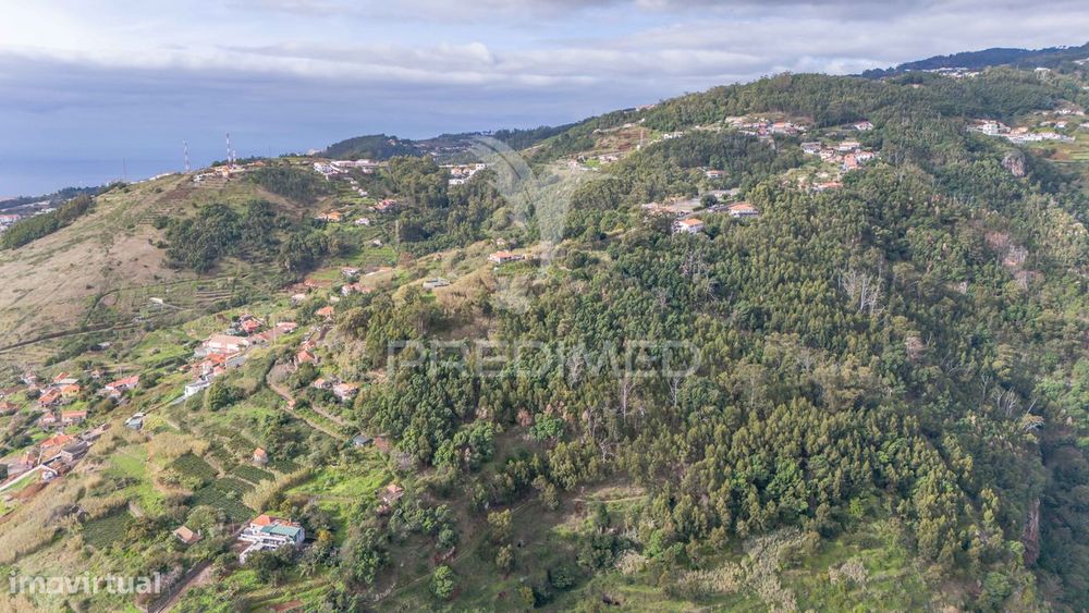 Terreno com ruina no Caniço Ilha da Madeira