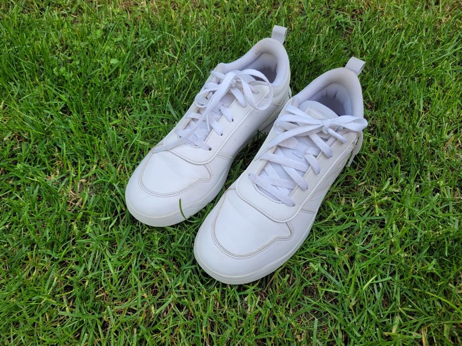 Białe sneakersy adidas 39 1/3 25 cm wkładka. Stan bardzo dobry.