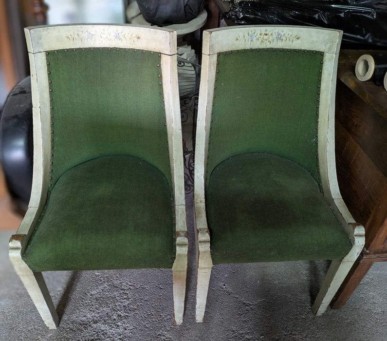 Conjunto de 2 cadeiras e uma mesa