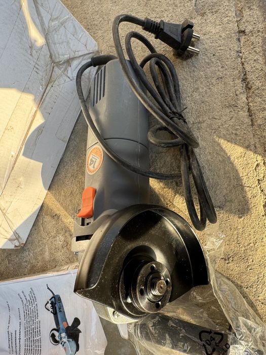 Болгарка кутова шліфувальна машинка