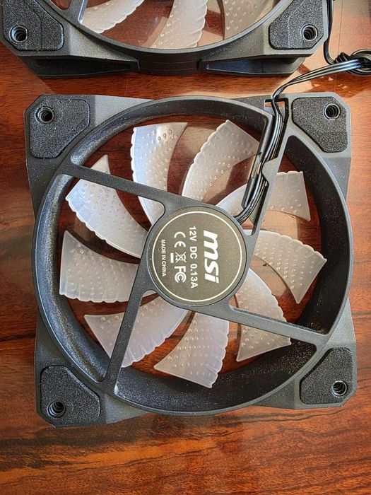 vendo 6 fans 120mm , 3 msi rgb e 3 mars gaiming argb praticamente novas