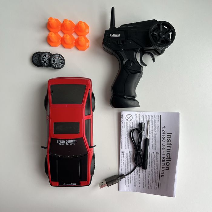 Машинка на радіо керуванні