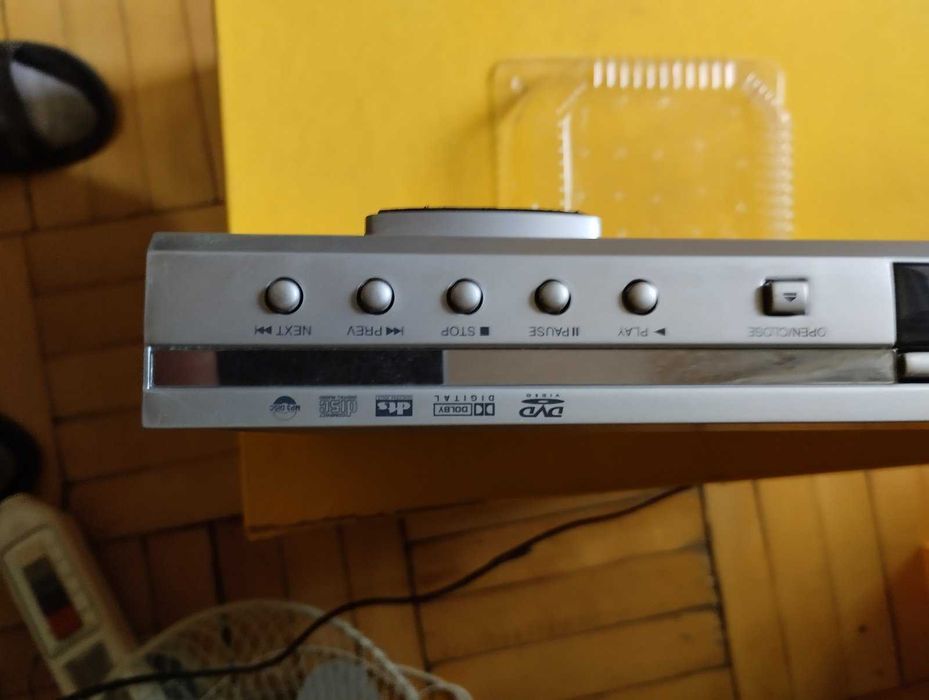 ДВД видеоплейер ДЭУ в хорошем рабочем состояниию