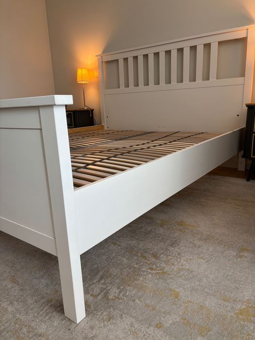 Cama IKEA 160x200 em bom estado.