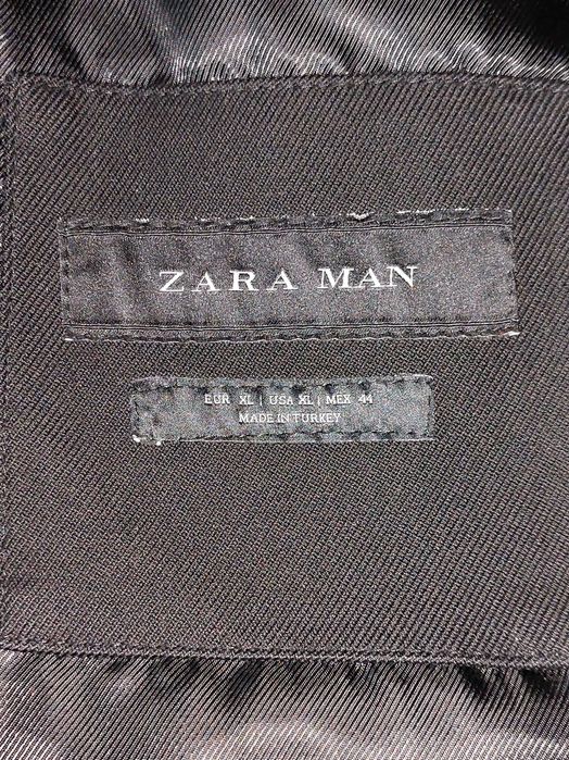 Черное пальто с капюшоном