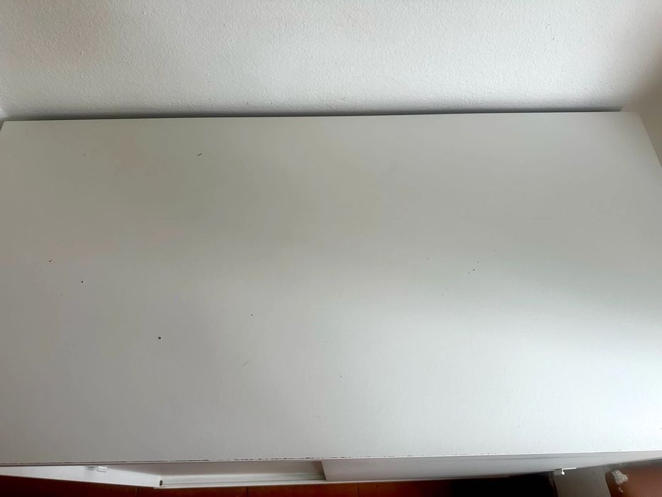 armário vihals (portas deslizantes) da Ikea