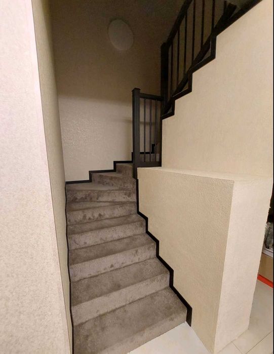 БЕЗ КОМІСІЇ - двоповерхова квартира (6кімнат)