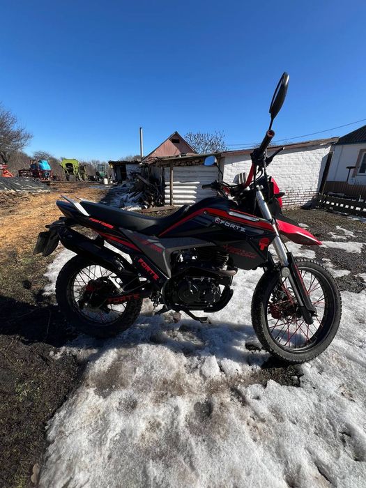 Продам  мотоцикл Forte Cross 300