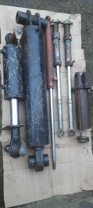 Продам гідроциліндр