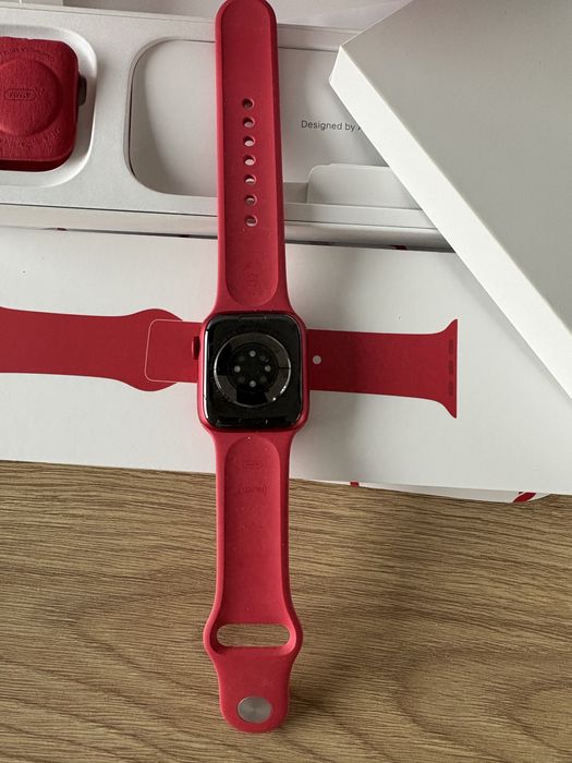 Zegarek Apple seria 9 z czerwonym paskiem NOWY