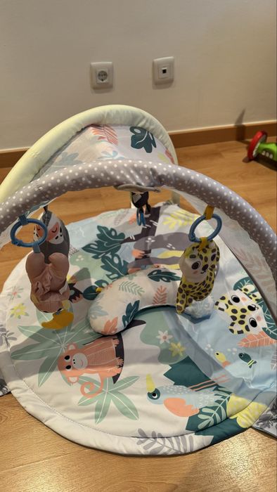 Ginasio de actividades para bebe