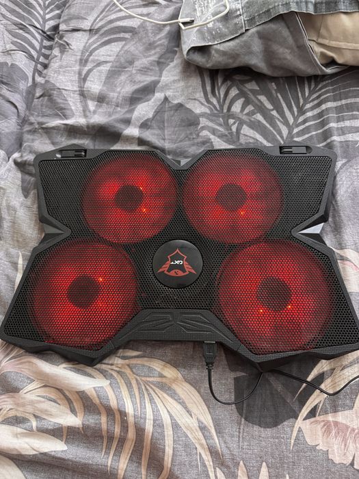 Продам подставка с охлождением