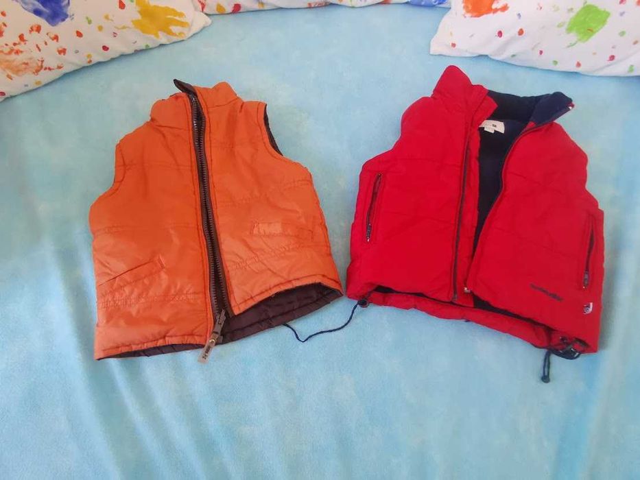 Roupa de menino camisas e casacos