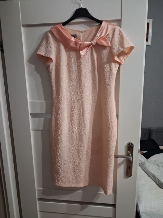 Elegancka mprelowa sukienka 40