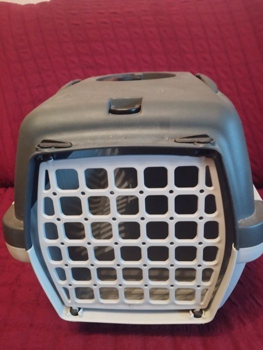 Переноска для собак и кошек.