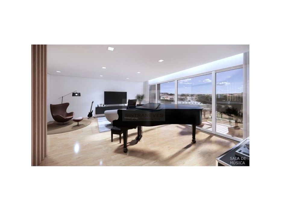 Moradia T9 em Loures, com 4 suítes, 1 com closet e páteo privado, 4...