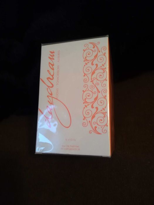 Daydream. Today Tomorrow Always. Eau De Parfum. Avon.