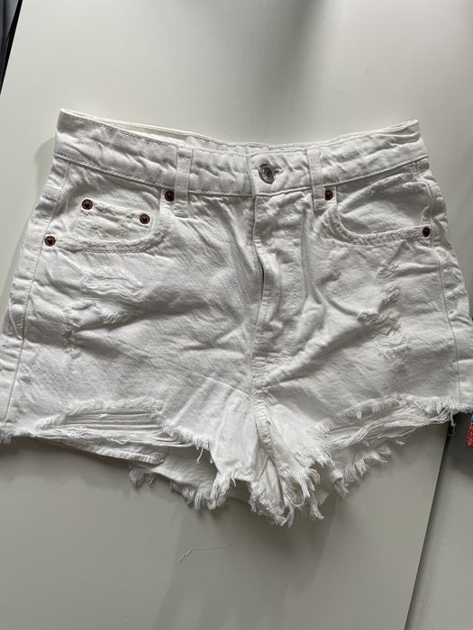 Nowe jeansowe shorty Zara z wysokim stanem i przetarciami