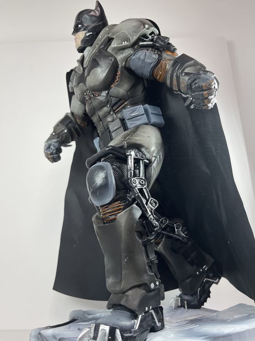 Фігурка Бетмен з гри Batman Arkham Origins з підсвіткою