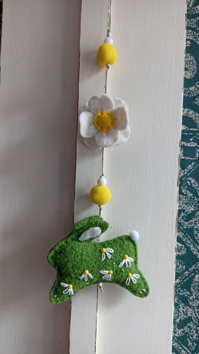 Girlanda, zając, kwiat, filc, wełna, rękodzieło
