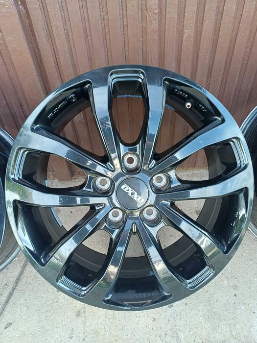Felgi OXXO Hyperion BLACK 17 7J ET56 5x120 BUS