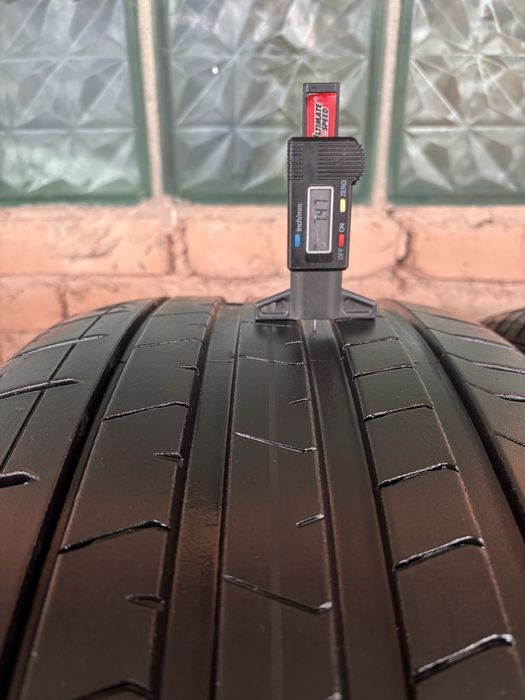 Пара літніх шин 285/40R21 Pirelli P Zero