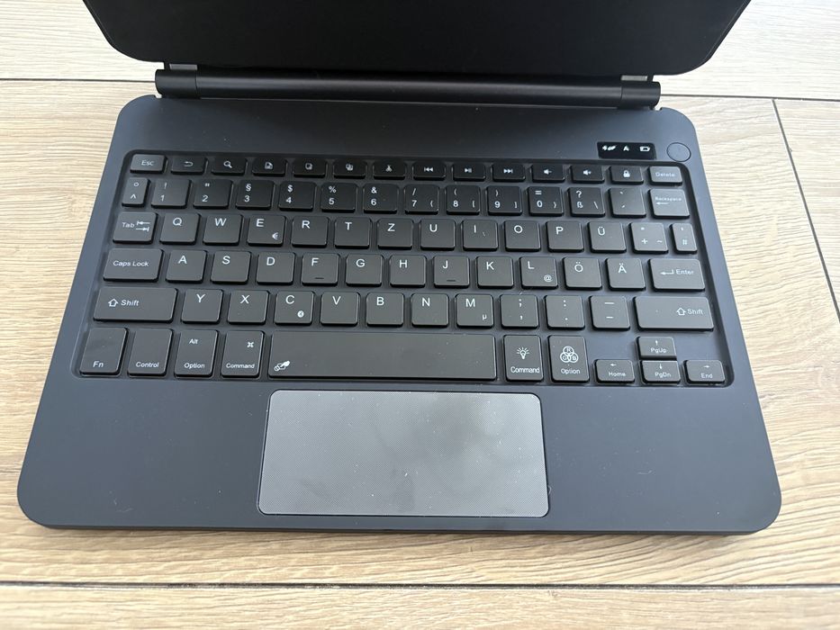 Etui i klawiatura do iPad Pro 11/ iPad Pro 12 czarne
