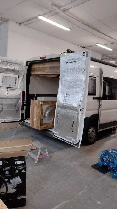 Kompleksowa zabudowa busów na kampery