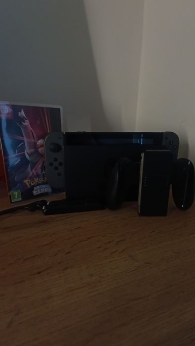 Nintendo swith + gra pokemon shining pearl