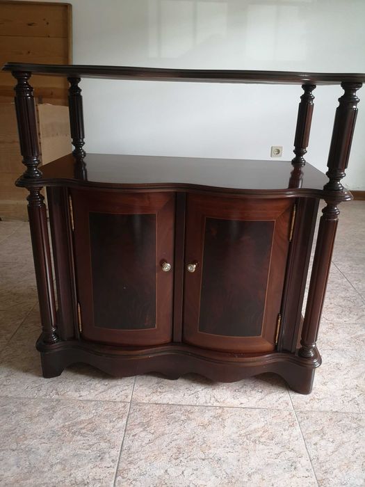 Mobília de quarto (madeira maciça)