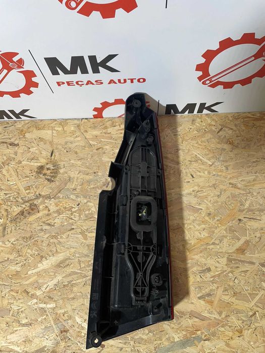 Farolim traseiro esquerdo Peugeot Rifter 2021