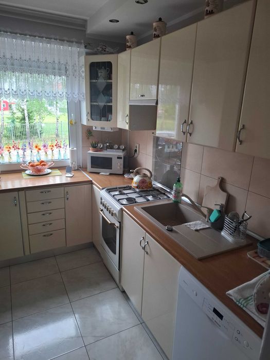 Kuchnia na wymiar, zestaw mebli kuchennych wraz ze sprzętem AGD