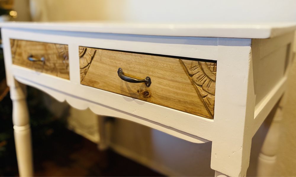 Mesa de apoio antiga reciclada