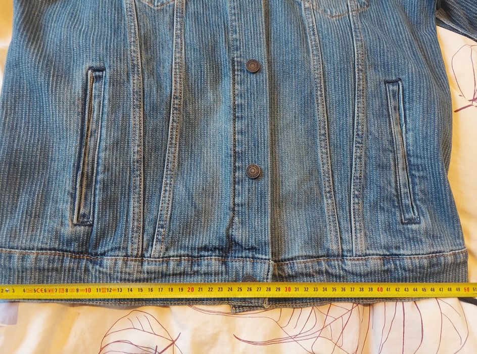 Нова куртка Levi's