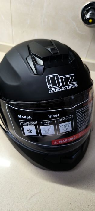 Capacete modular mota (danificado)