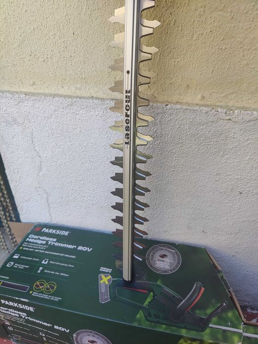 maquina cortar arbustos nova, sem bateria