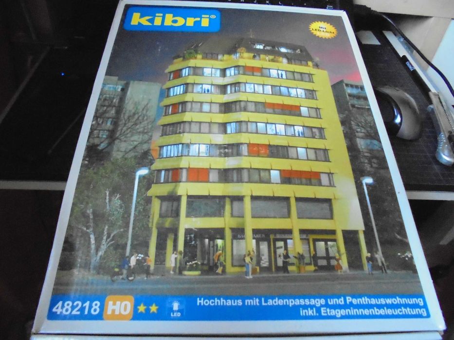 Kibri 48218 wieżowiec+ oswietlenie ledowe H0 1:87 Piko roco makieta diorama.