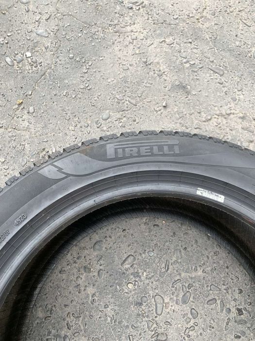 Шини  235/50 R18 Pirelli  зима 7-6,5мм