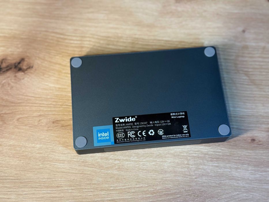 Mini komputer z ekranem dotykowym Intel 256 GB / 16 GB RAM + GW 12 msc
