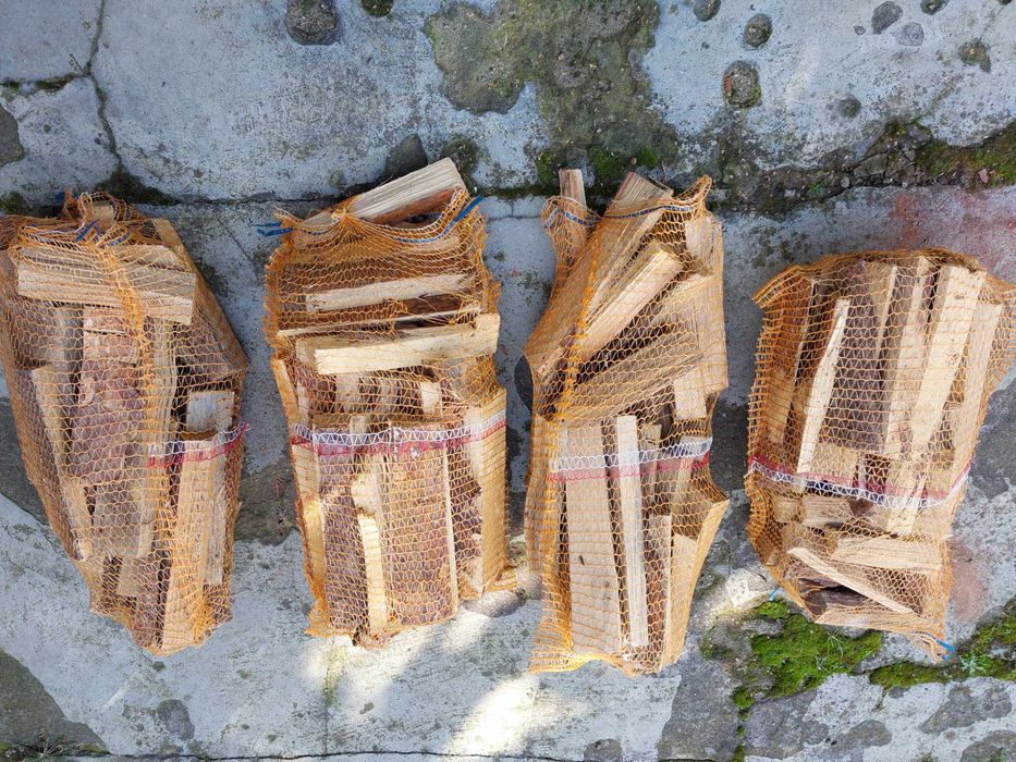 Drewno rozpałkowe w workach